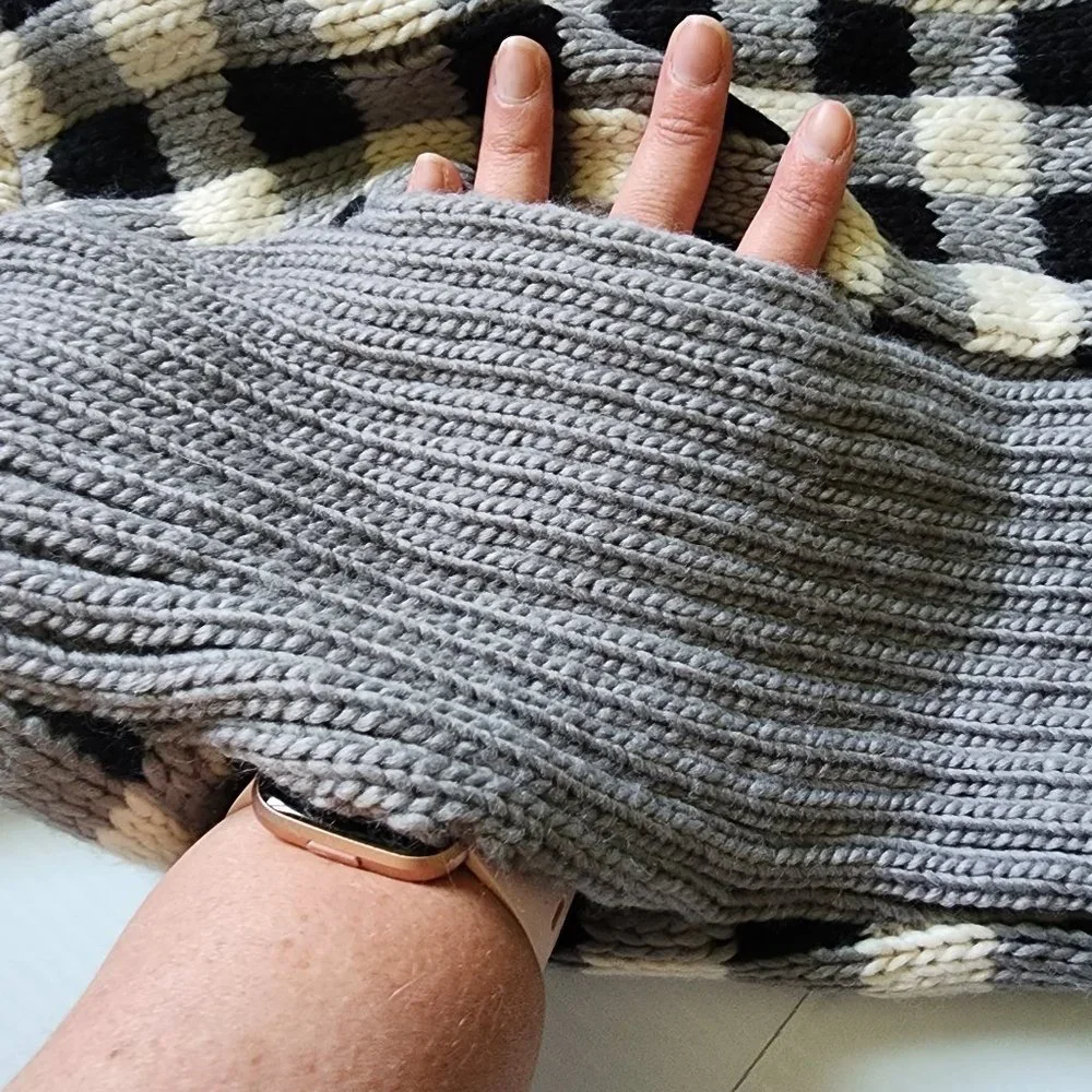 NWOT Pawprint, Buffalo Check, Pet Sweater
